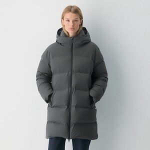 Aritzia The Super Puff₂O™ Mid - Rainstop™ small new with tags plus shopping bag